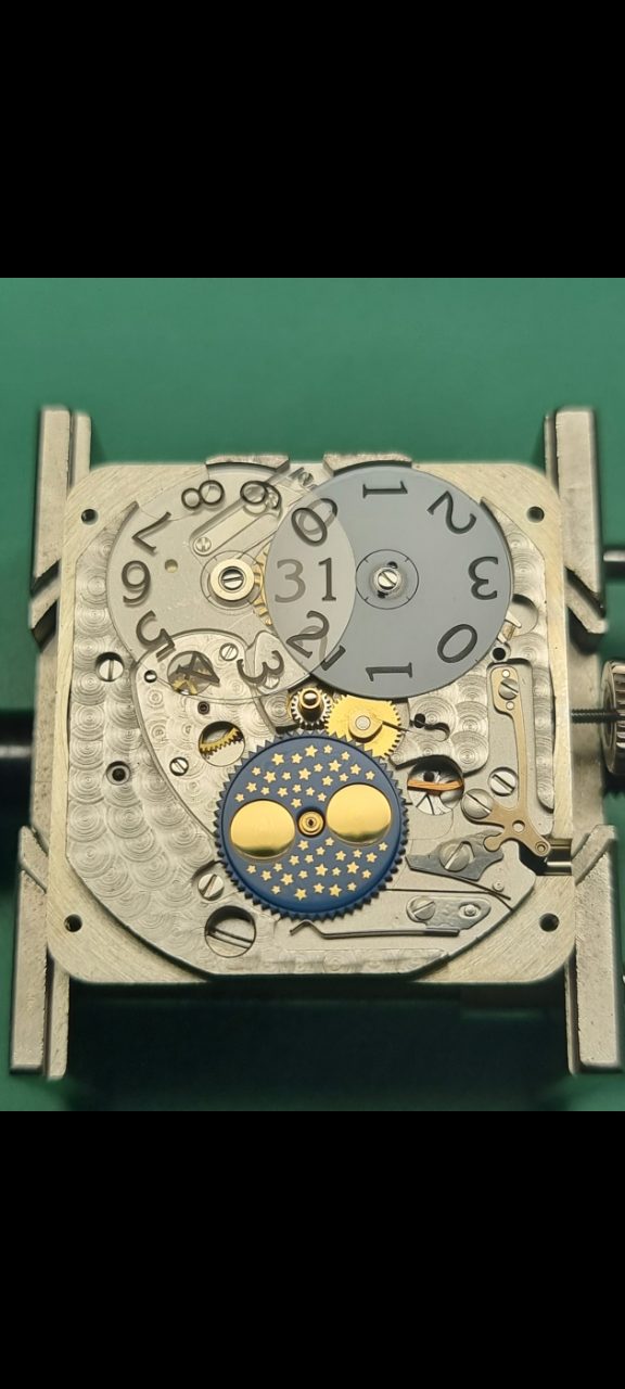 Girard Perregaux 1945 Big Date/Moon phase servicing, 1 of 4