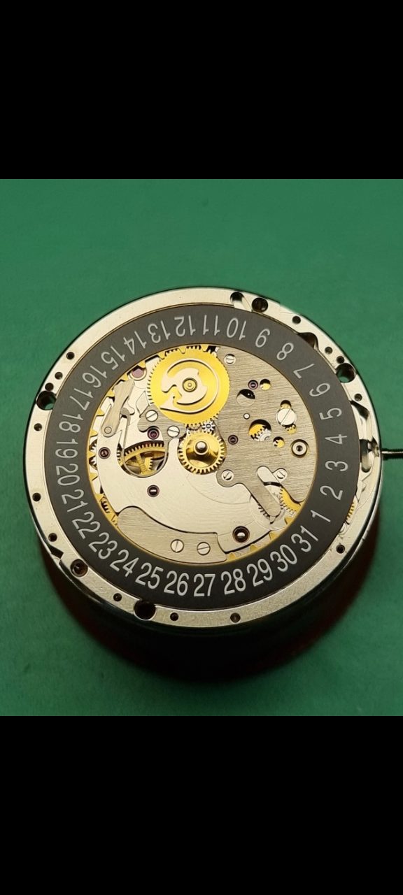 IWC Big Pilot 7 Days Power Reserve Calibre 51011, 2 of 3