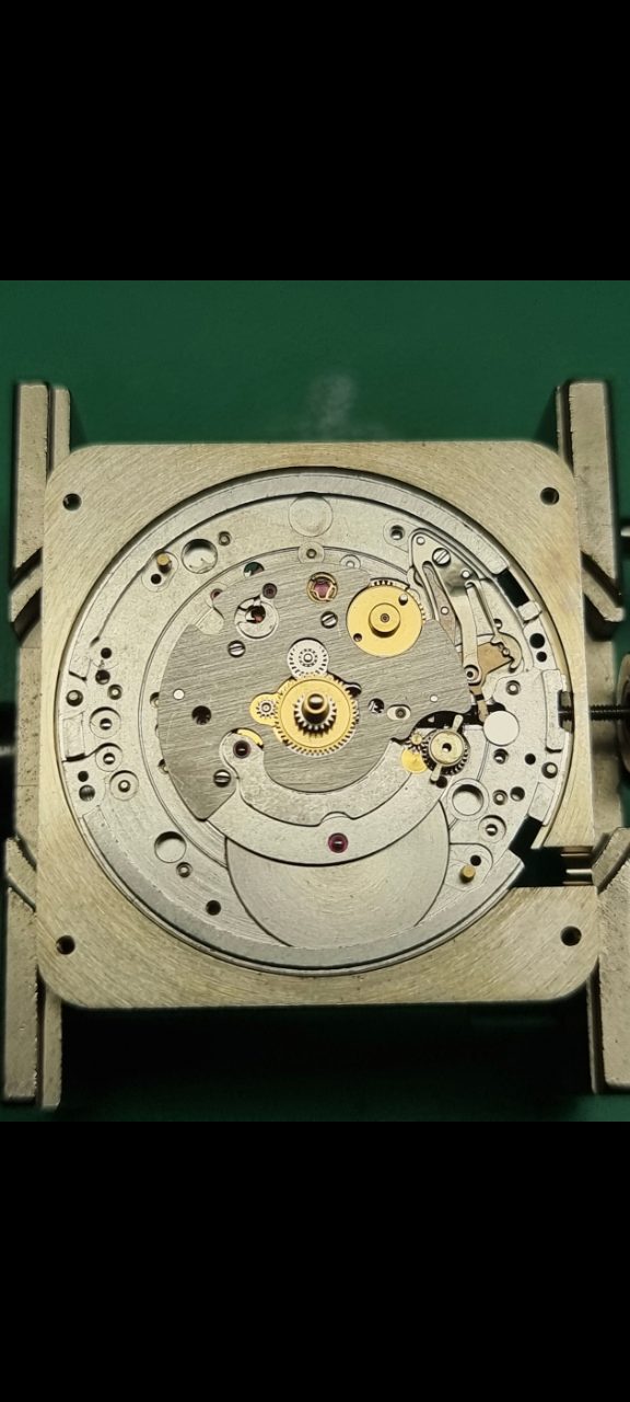 Girard Perregaux 1945 Big Date/Moon phase servicing, 2 of 4